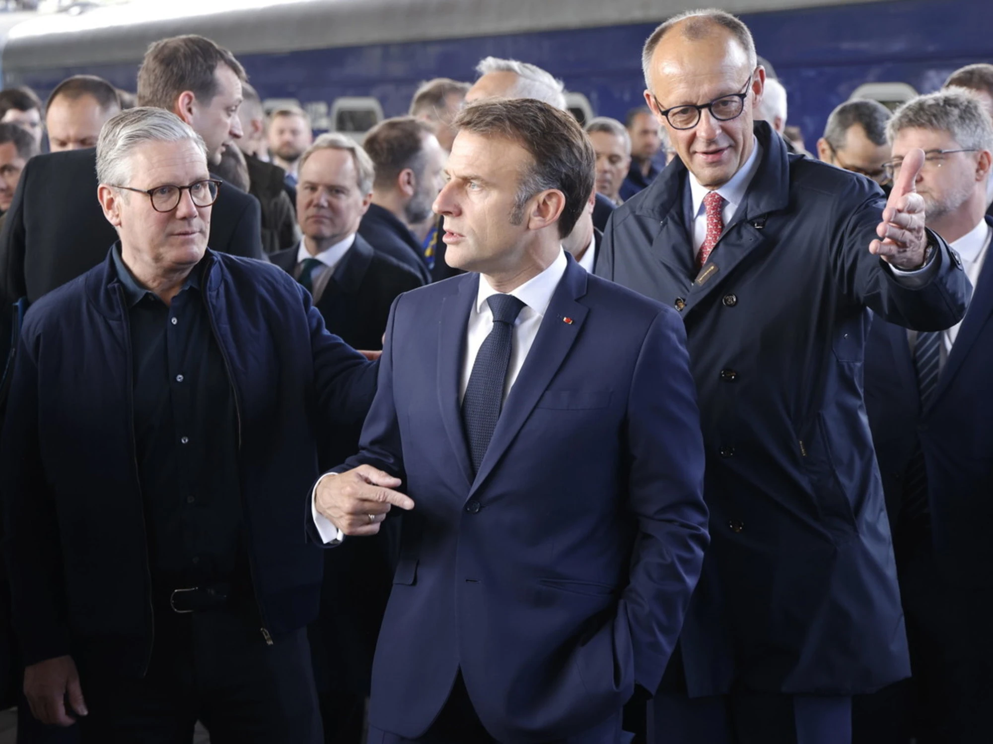 Russia e Ucraina vicine alla tregua? La Francia minaccia sanzioni su Mosca
