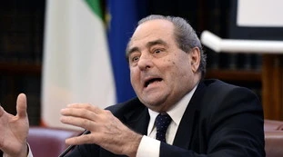 Antonio Di Pietro sul M5s: "Come la Dc con il parroco don Giuseppe Conte"