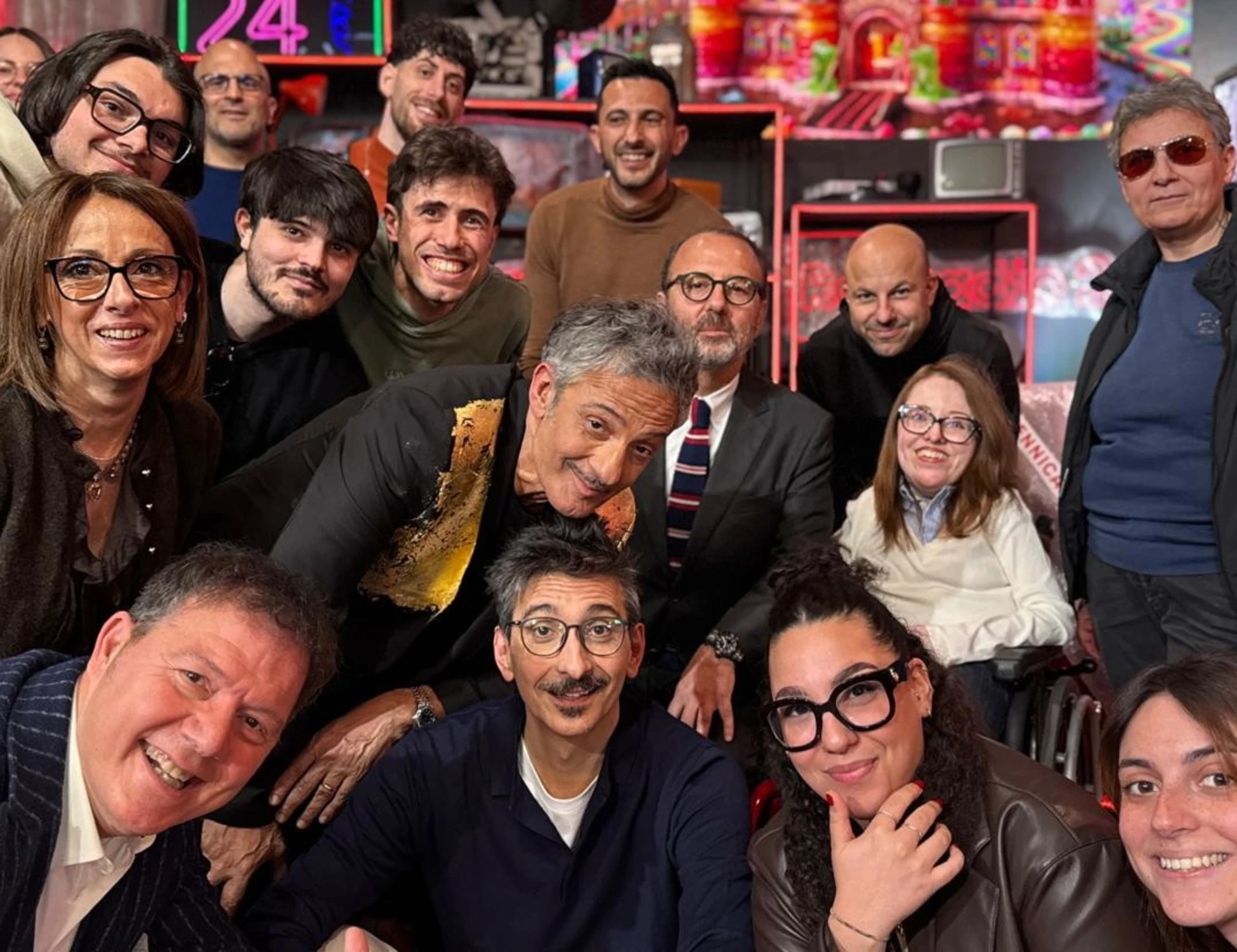 La Pennicanza, stoccata di Fiorello ad Amadeus: "Ritirati!"