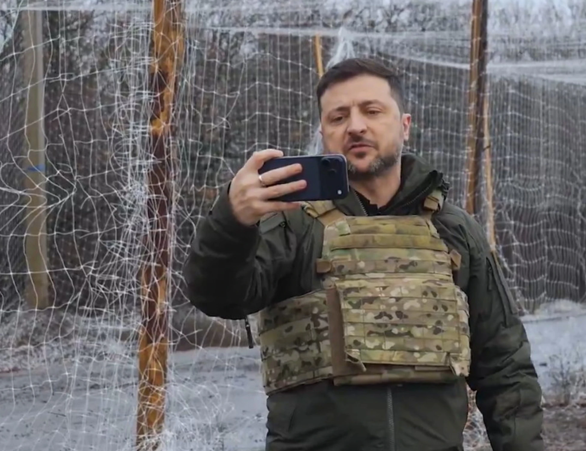 Putin umilia Zelensky: "Perché sta fermo", tremendo sospetto su questo video