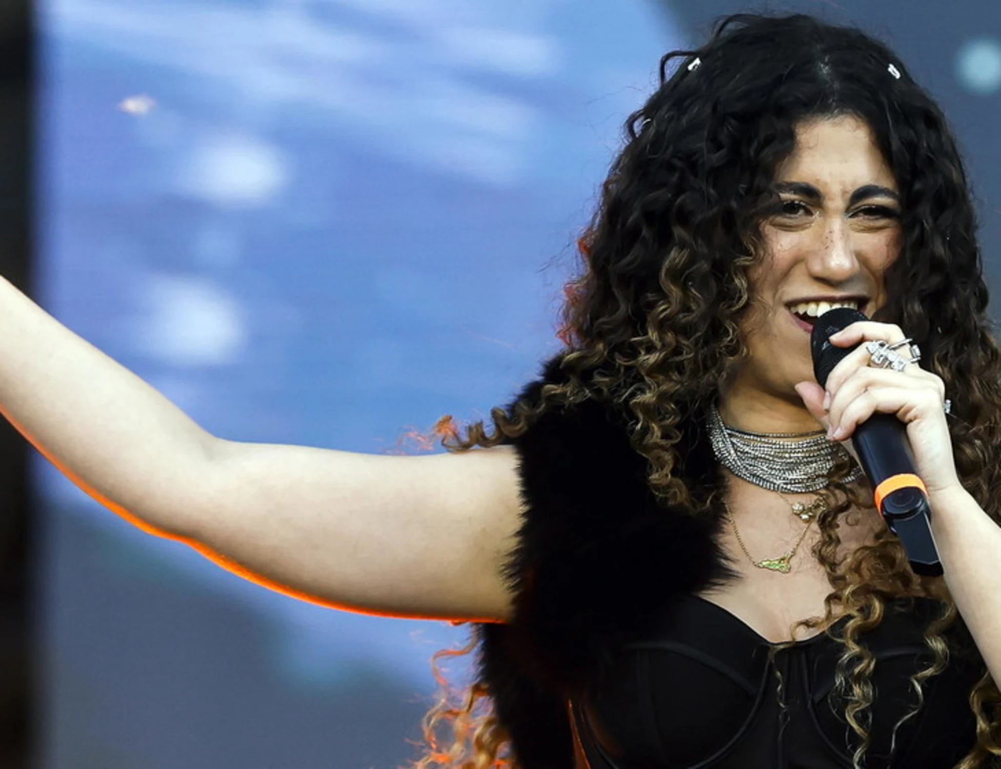 Primo maggio, il concertone. "Partigiano" diventa "essere umano": si scatena la polemica (inutile) su Bella Ciao