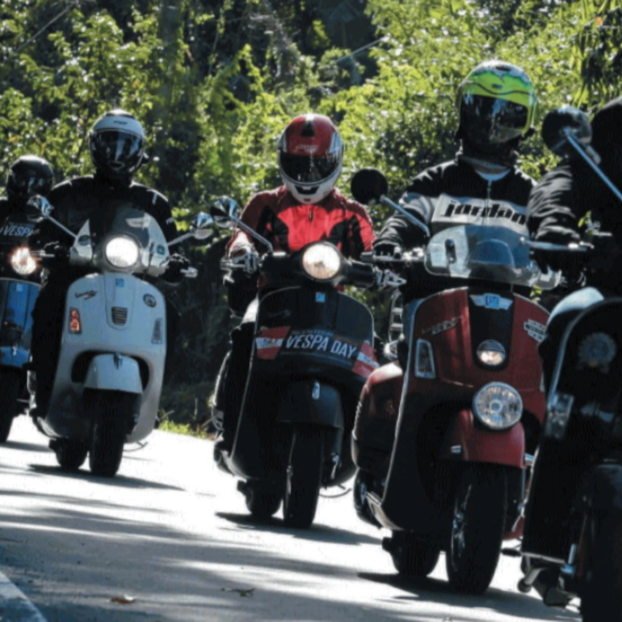 Vespa? Non chiamatelo scooter: è vero amore tra passione, cadute e risalite