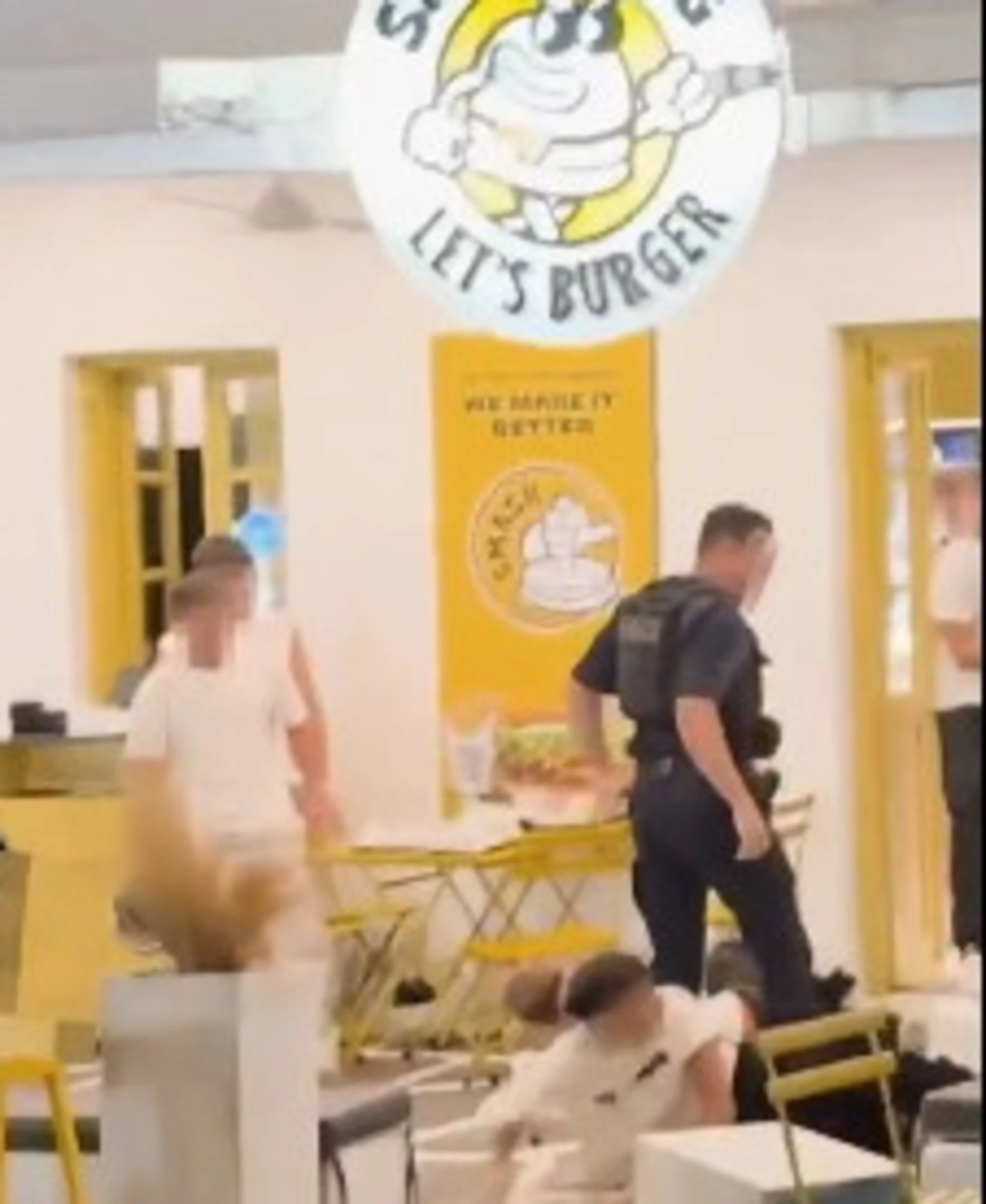 Mykonos, rissa "bestiale" tra giovanissimi italiani: arriva la Polizia, finisce male