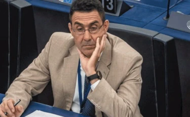 Generale Vannacci, ecco perché la sinistra ora si schiera con lui