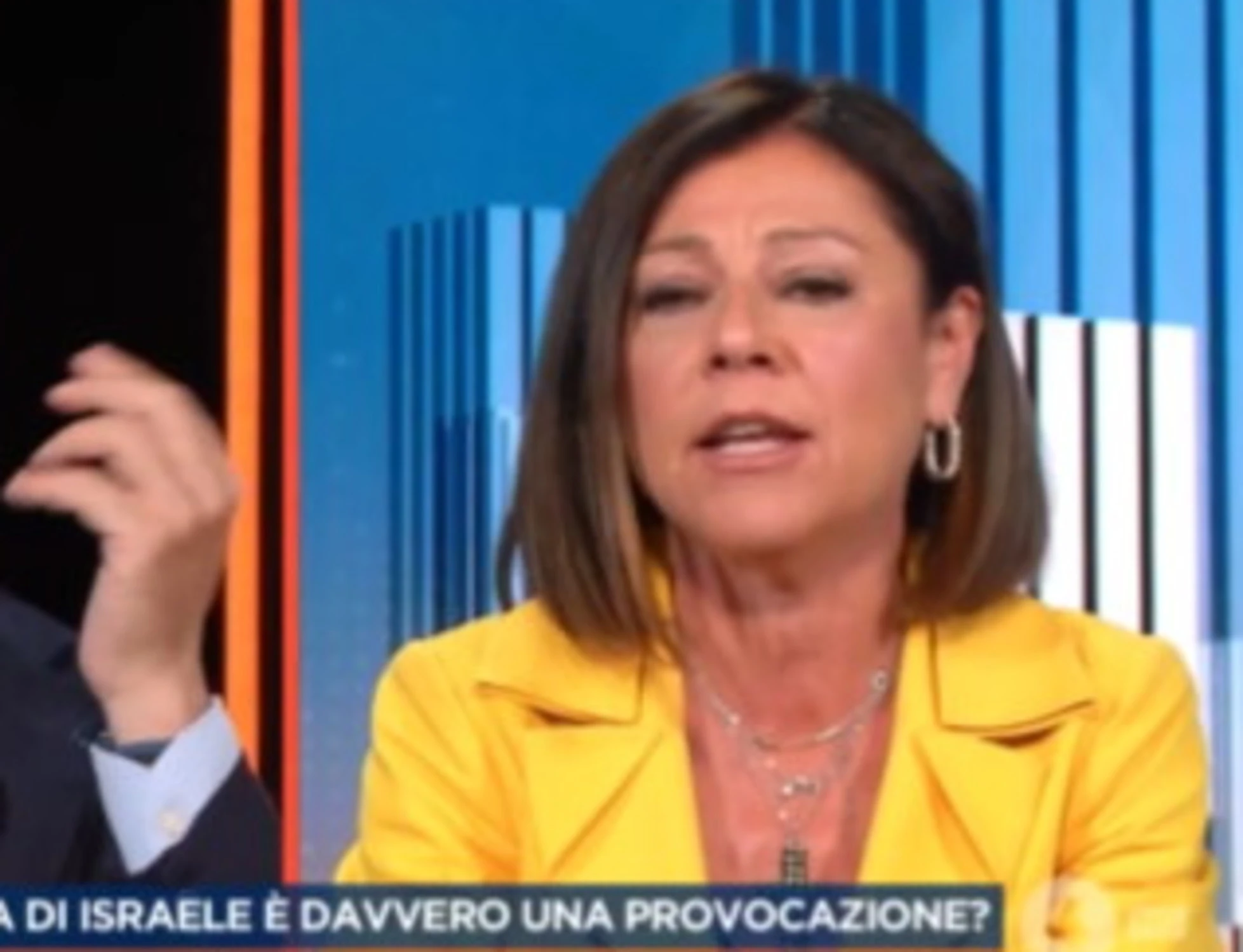4 di Sera, Bersani smentito in diretta dalla dem De Micheli: che imbarazzo