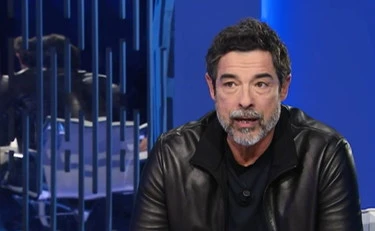 Gassman fa il comico ma si becca i fischi
