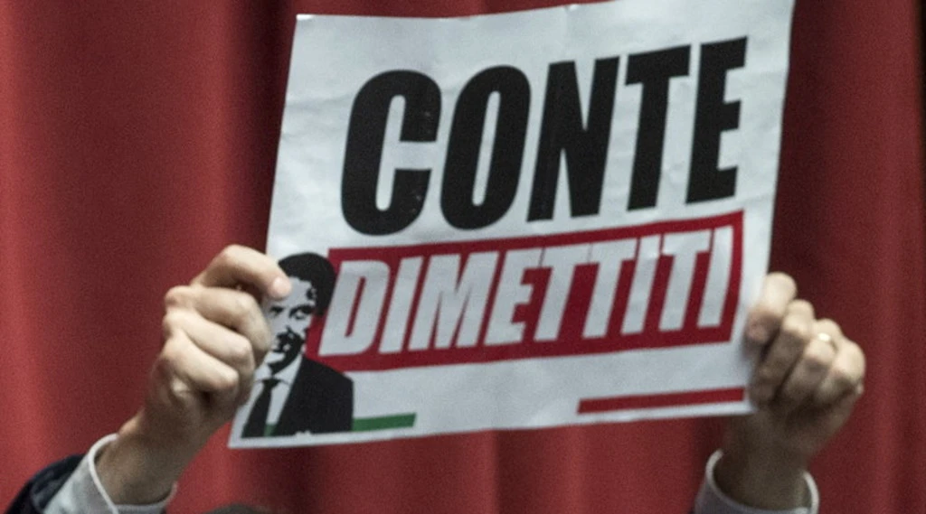 Giuseppe Conte alla Camera annuncia: "Lascio la delega ai servizi segreti", un ultimo disperato messaggio a Matteo Renzi?