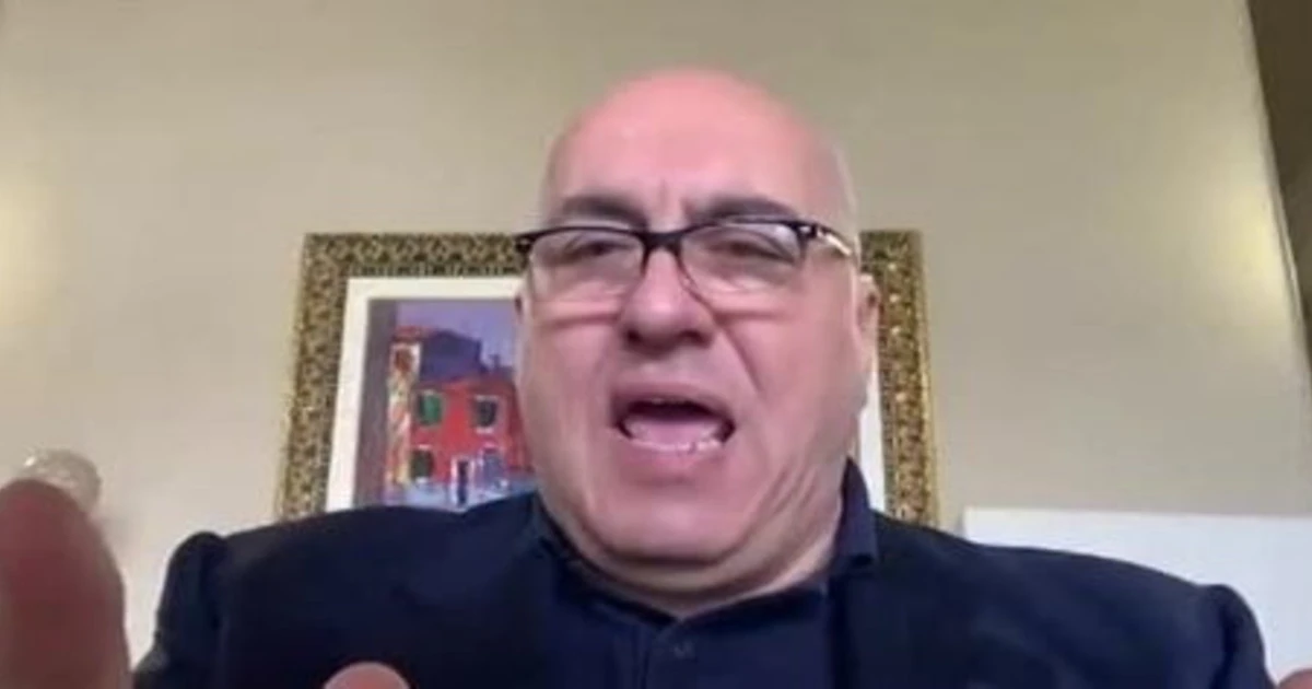 Guido Crosetto e Roberto Burioni, scintille sul coronavirus: "Non parlo di feste, ma di libertà"