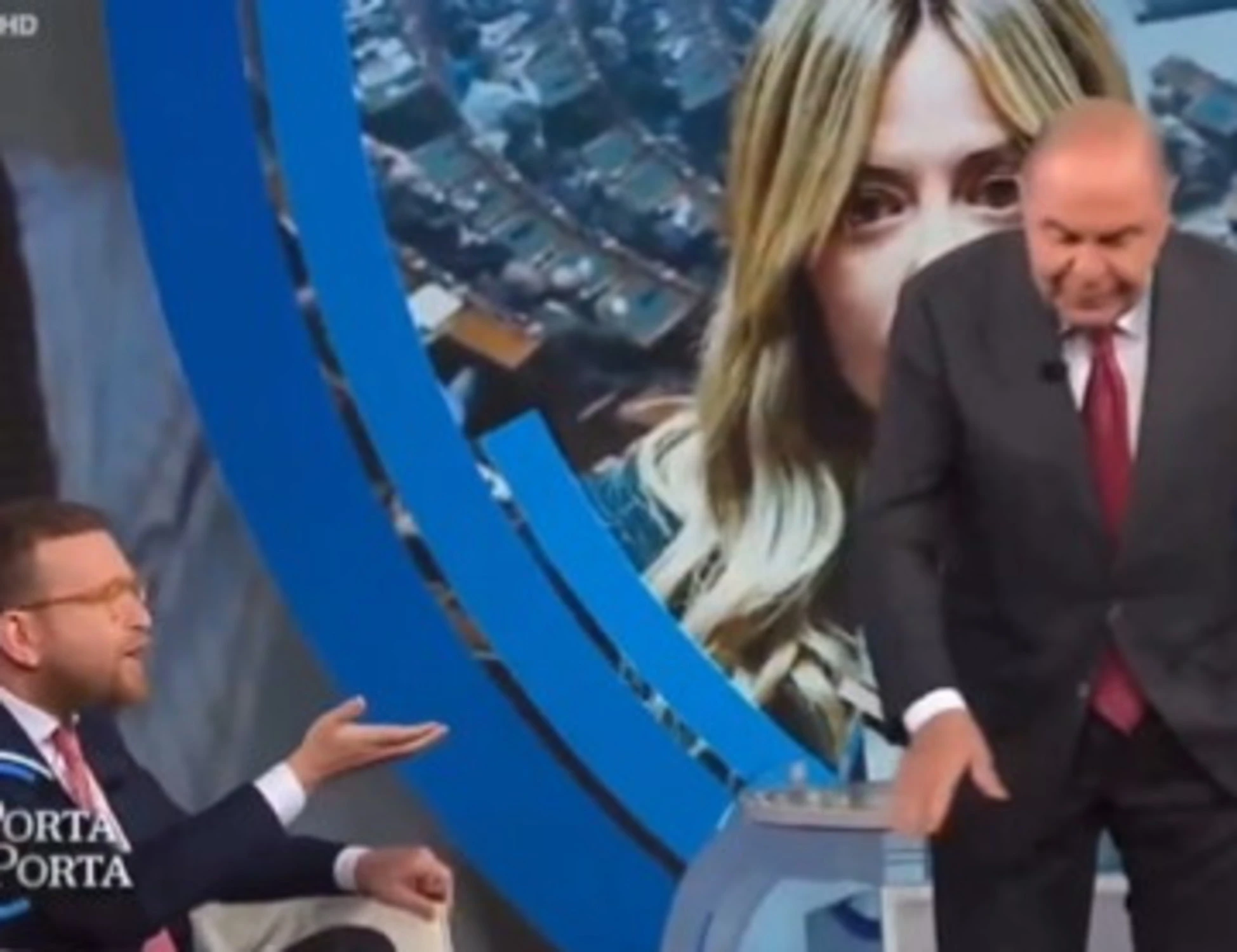 Selvaggia Lucarelli insulta Bruno Vespa: "Bava alla bocca, fa tenerezza"