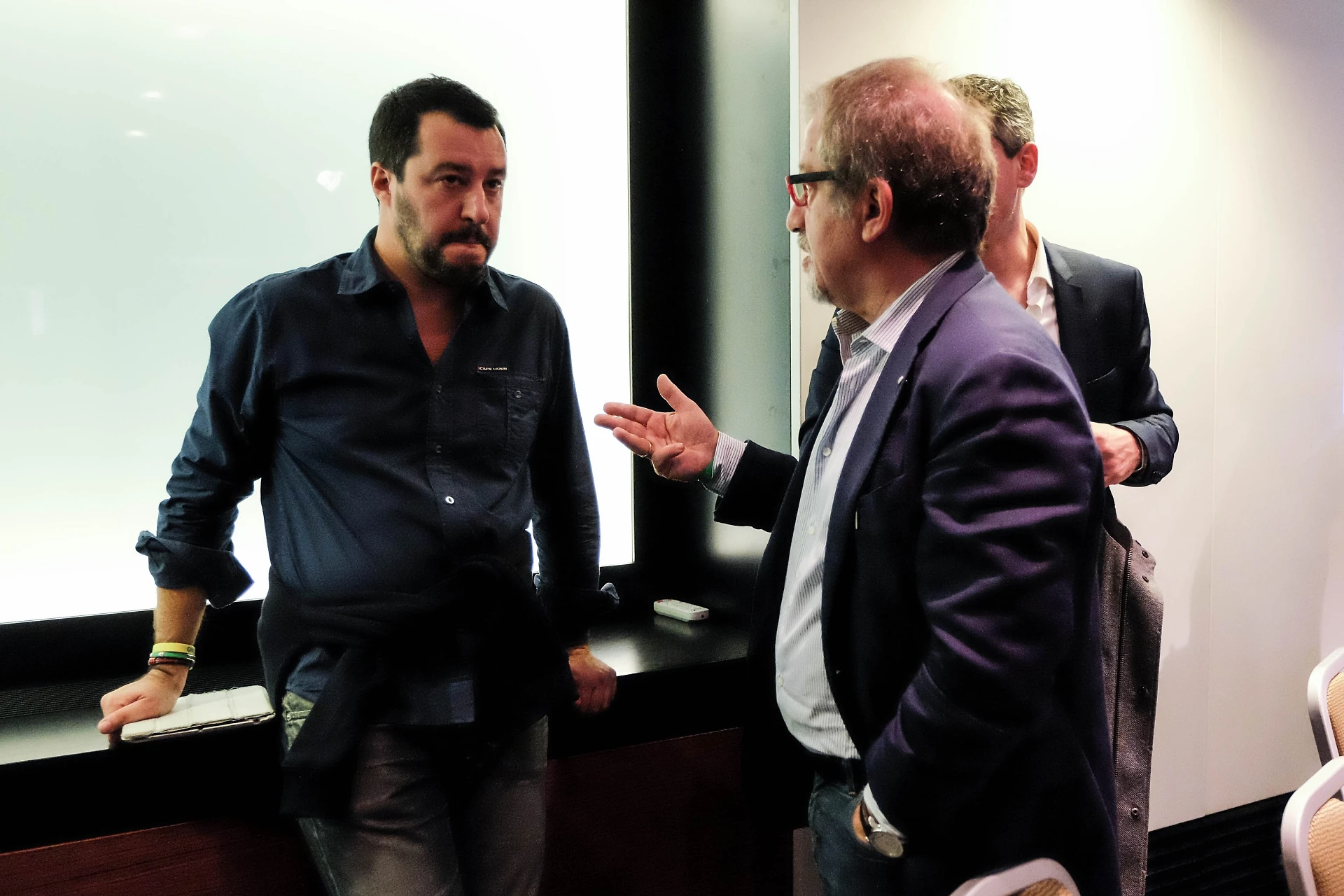 Matteo Salvini, la pugnalata di Roberto Maroni: non va in piazza con la Lega, "dopo il 4 marzo vedrò se..."