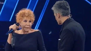 Sanremo 2021, Ornella Vanoni gela Fiorello: "Proprio tutti, anche tu". Il minuto più imbarazzante del Festival