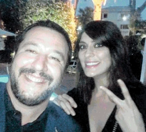 Elisa Isoardi e Matteo Salvini, la prima impensabile foto ufficiale all'ambasciata svizzera