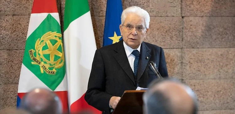 Governissimo, Sergio Mattarella teme l'effetto-panico: così il coronavirus nuoce a Salvini