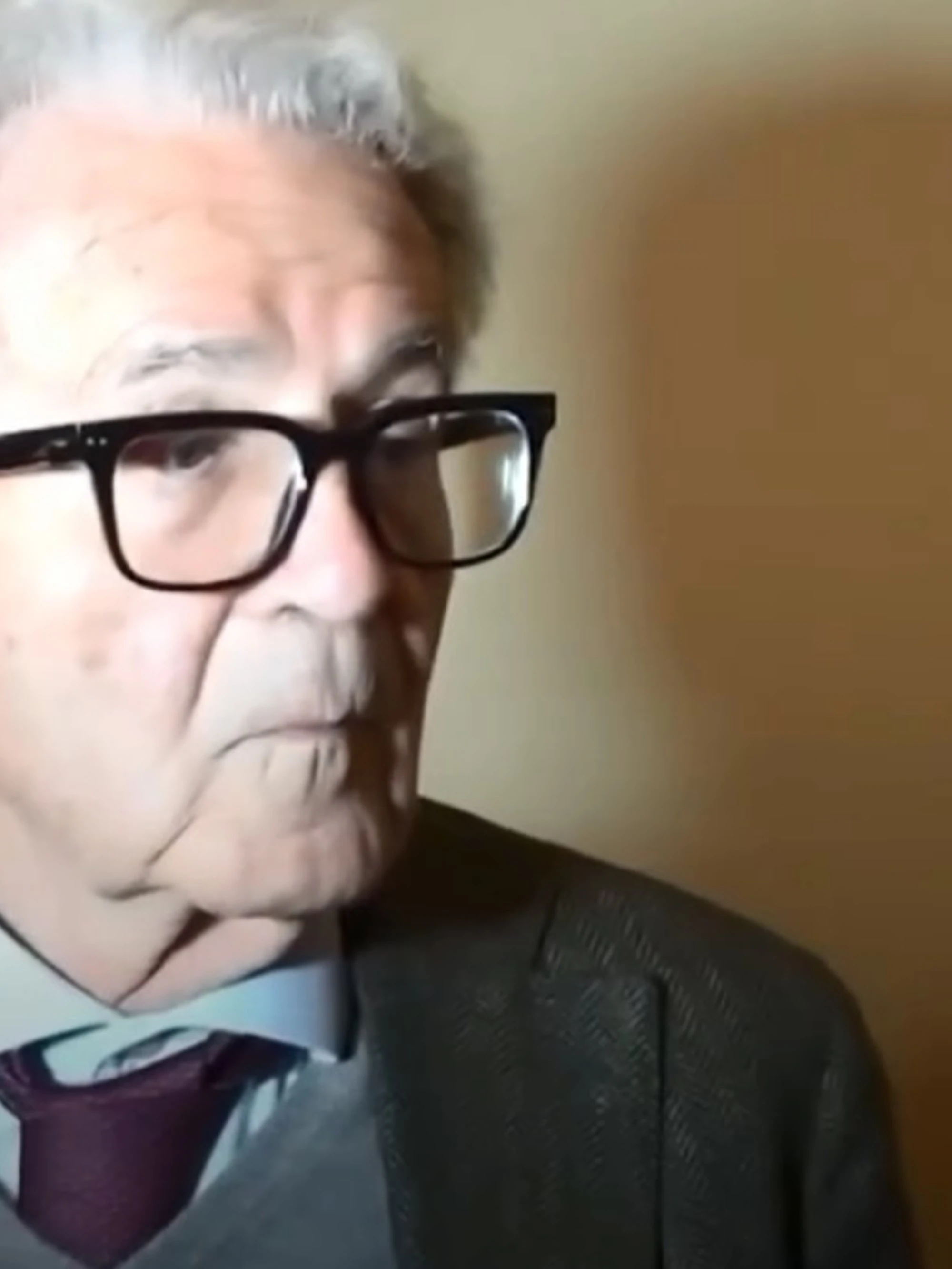 Prodi sbotta con la giornalista, la Lega indignata: "Sgarbato e lo trattano da eroe"