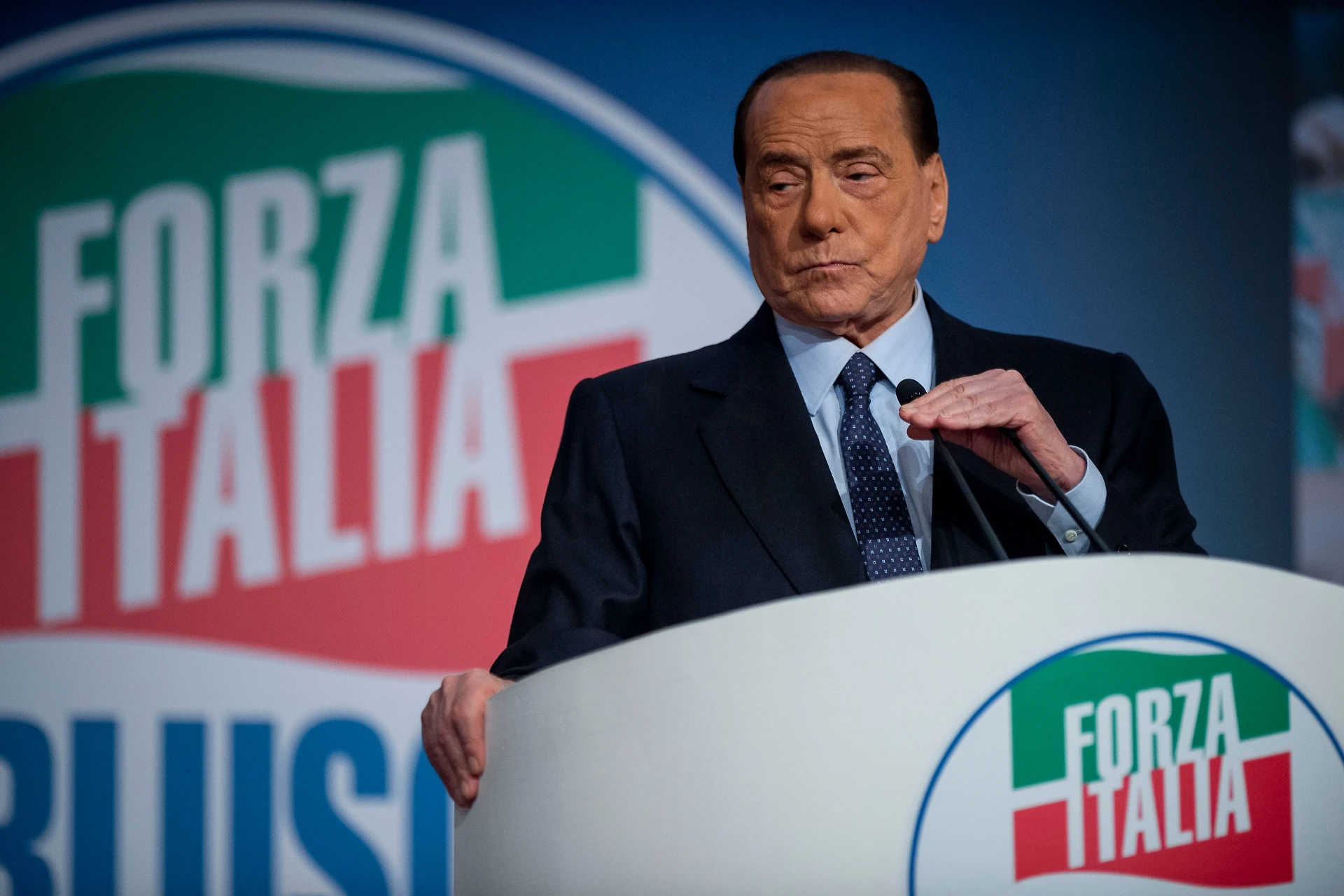 Matteo Salvini e Berlusconi, l'indiscrezione sulle manette in Lombardia: "Perché i pm colpiscono Forza Italia"