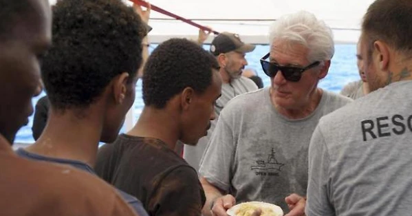 Richard Gere, dimenticatelo sulla Open Arms: ciao migranti, la bella vita sul motoscafo di lusso