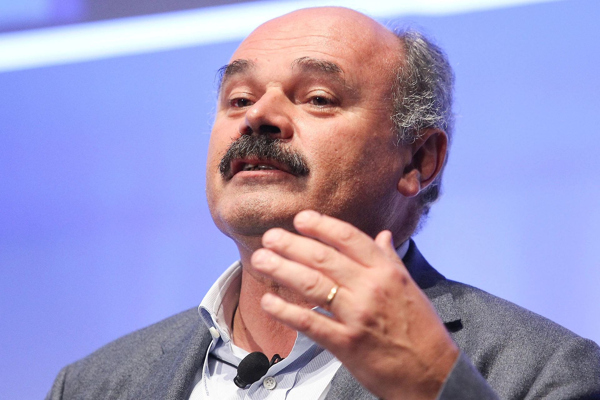 Farinetti si auto-rottama: lascia Eataly ai suoi figli