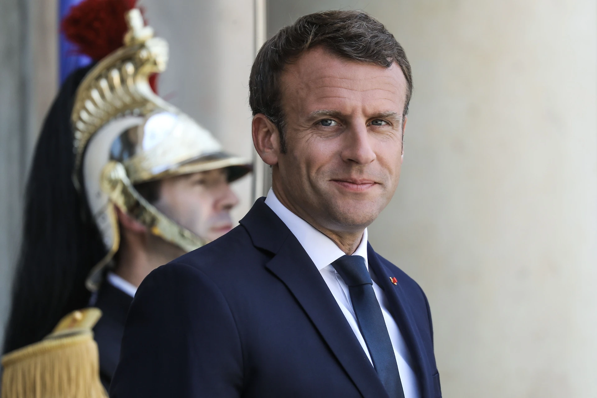Matteo Salvini ridicolizza Emmanuel Macron sui migranti: "Non prendo ordini da te"