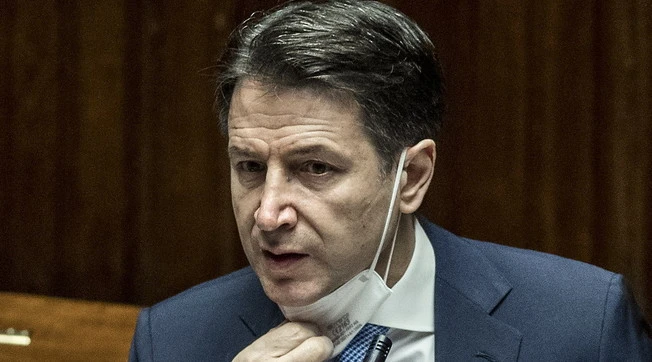 Giuseppe Conte, la fiducia alla Camera: "In gioco il futuro del Paese. Guardiamo con speranza a Joe Biden"