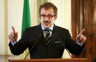 Pacchi bomba, Maroni:
