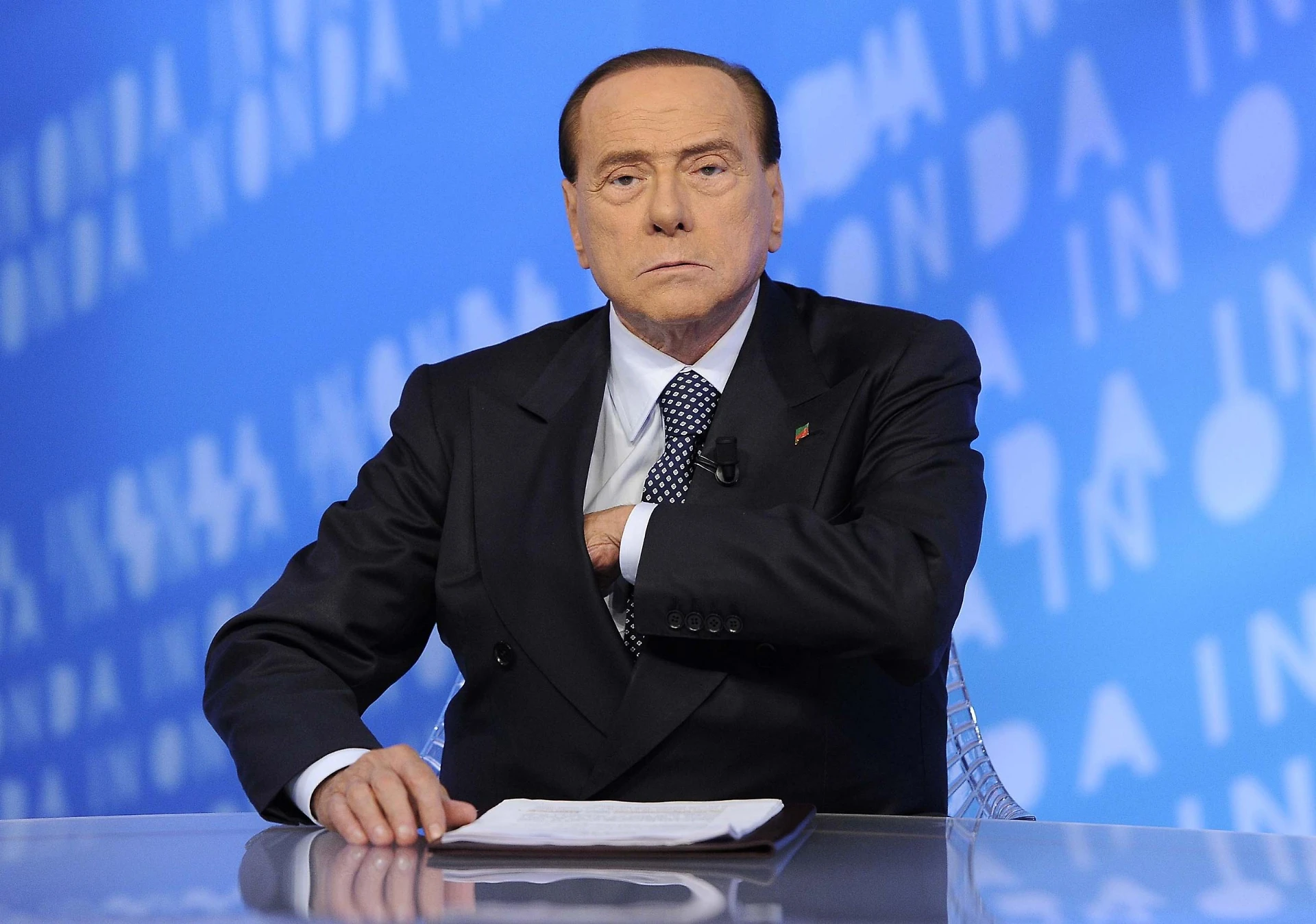 La rivoluzione di Berlusconi: vede i sondaggi della Ghisleri e lancia "l'idea folle" che lo farà vincere