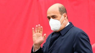 Nicola Zingaretti alla direzione Pd: "Matteo Renzi? Distruttore e presuntuoso, no alla collaborazione"