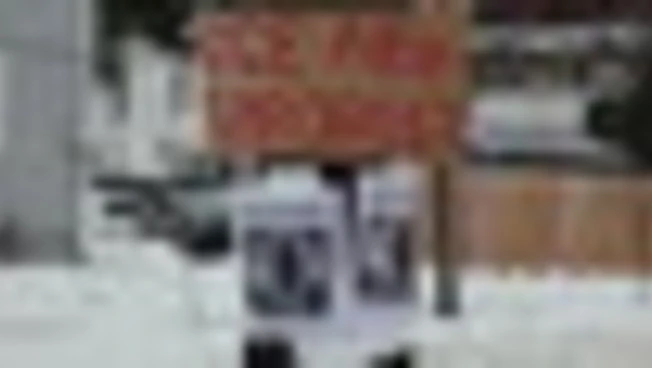 Gli abitanti di Minneapolis rendono omaggio a donna uccisa da Ice