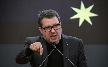 Famiglia nel bosco, Salvini furioso: "Per questi giudici una sola parola, vergogna!"