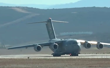 Aereo militare Usa atterra a Mosca, un clamoroso giallo internazionale