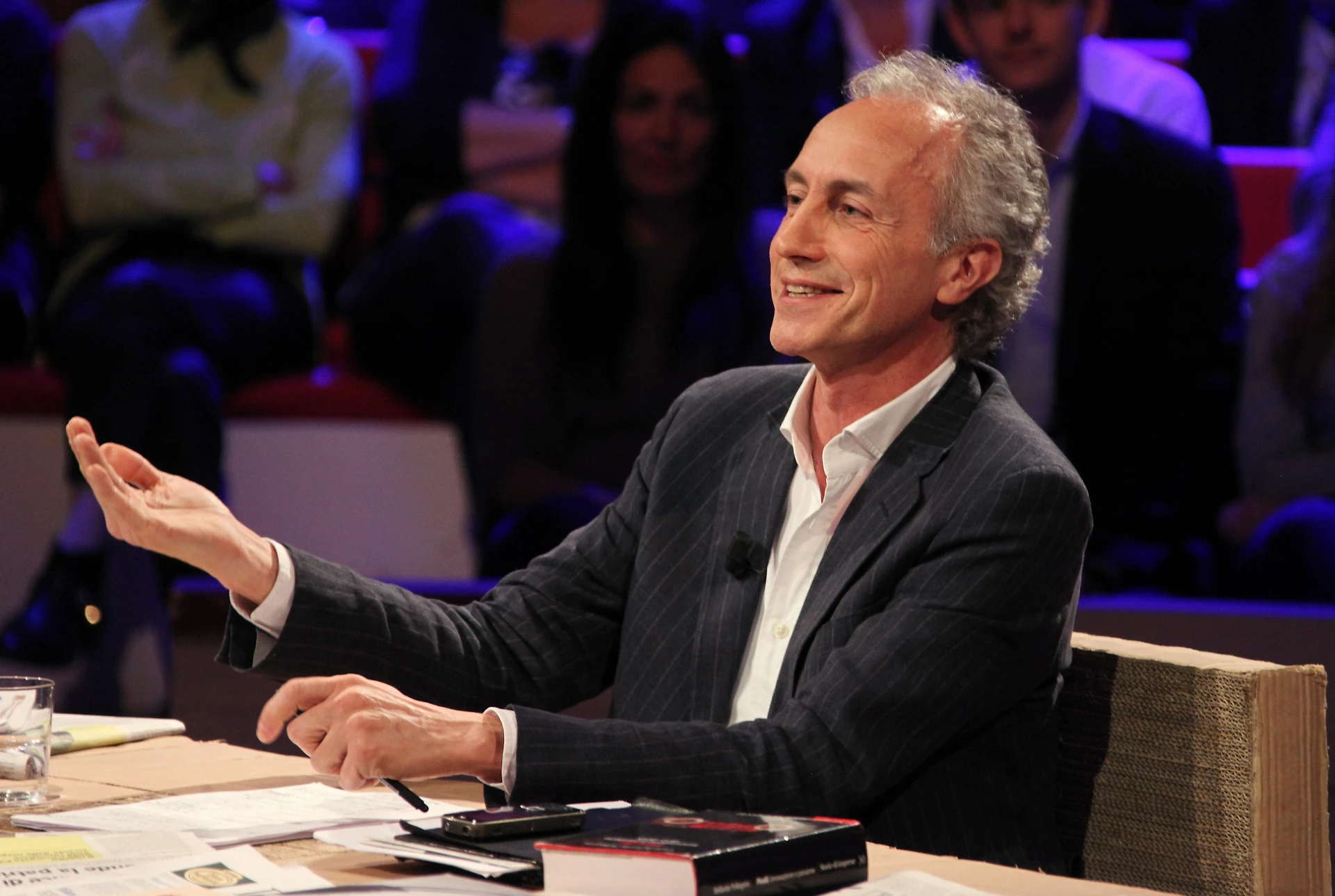 Marco Travaglio cambia nemico, manganellate a Giovanni Tria: "Ecco chi è davvero", brutalizzato