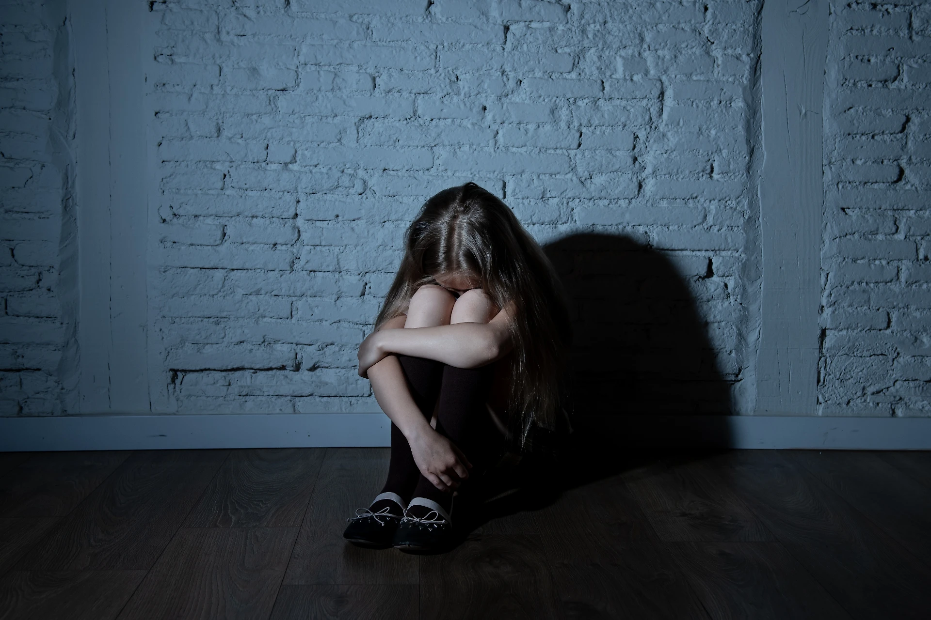 Milano, coppia di egiziani prova a uccidere la figlia disabile: "Odio quella scimmia", botte e veleno