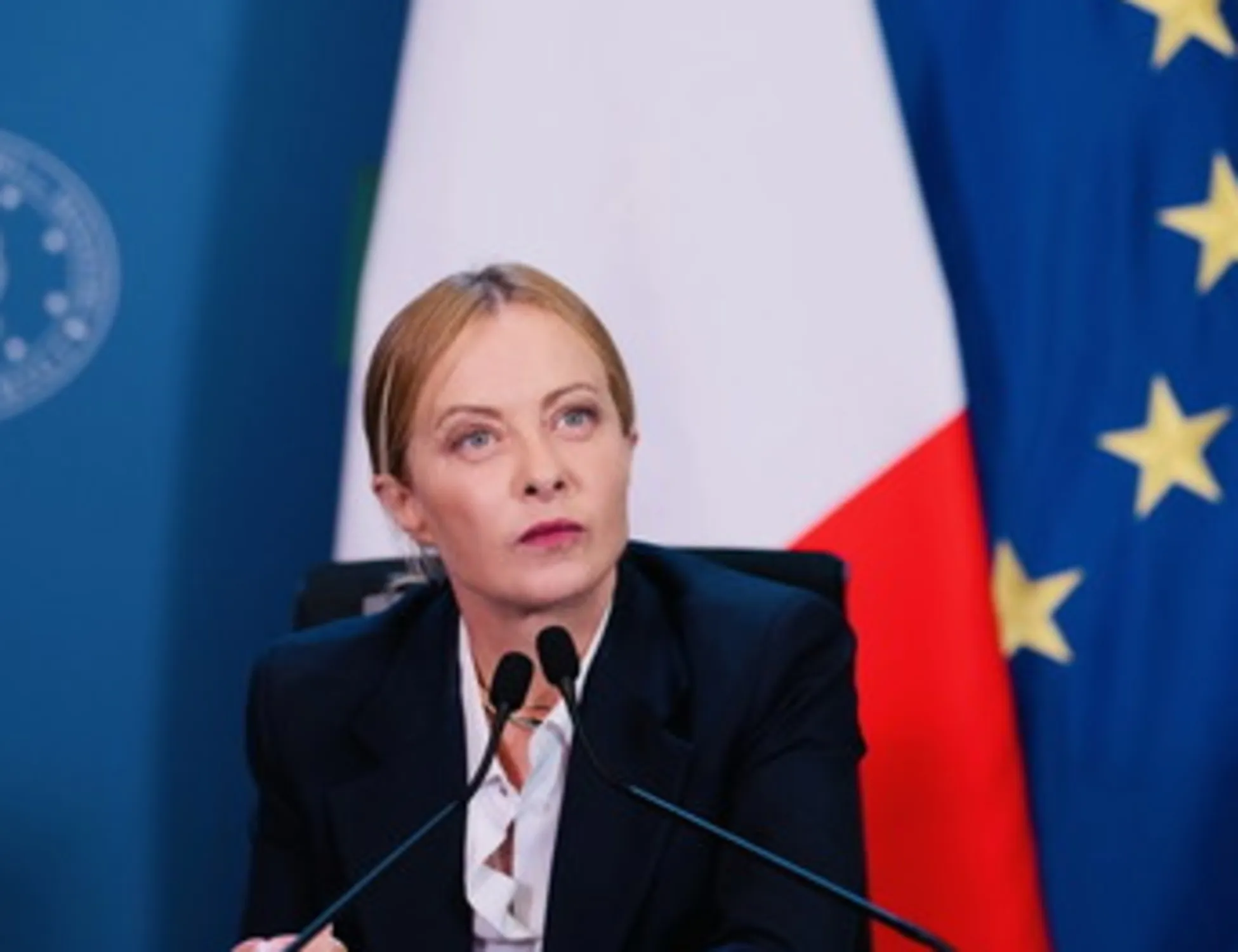 Leggi l'articolo: "Meloni arriva al 2032 ed entra nella storia?": secondo il "Times"... sinistra muta