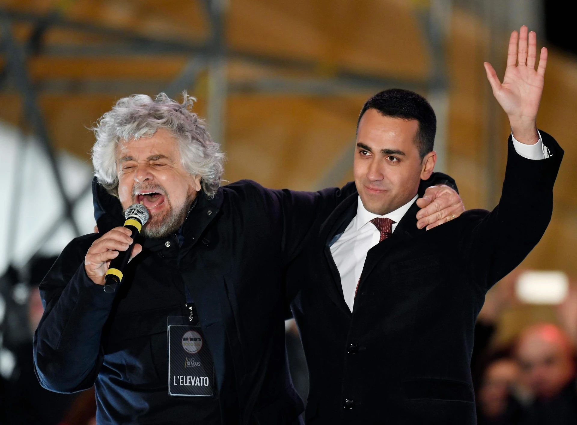 Luigi Di Maio, l'ombra del referendum interno al M5s per il governo. E Beppe Grillo: "No alle alleanze"
