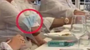 Massimo Galli, la foto di Dagospia: "Galli nel pollaio". Dove l'hanno beccato, come e con chi: il coronavirus esiste solo per gli altri?