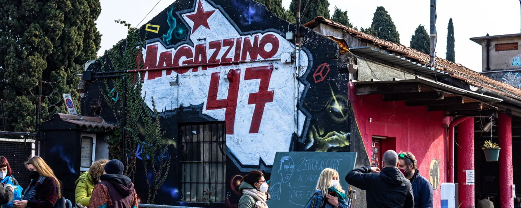 Il giudice al centro sociale anarchico per spingere il "No"