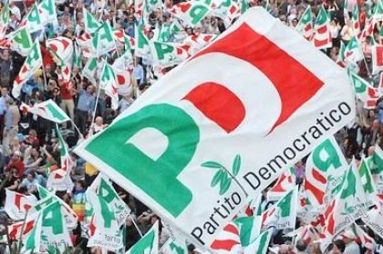 Pd, denuncia al congresso di Napoli: "Tra gli iscritti persone nate nel 2024"