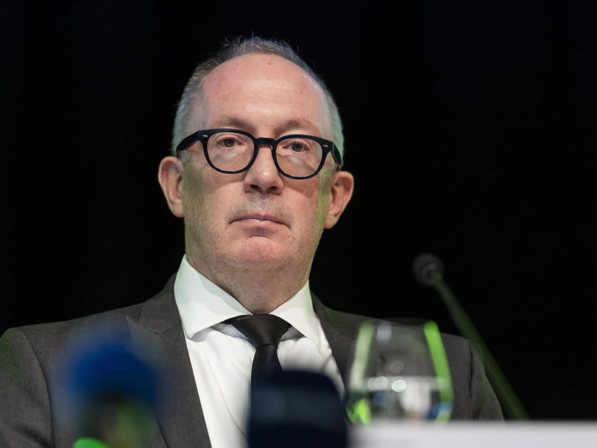 Crans-Montana, quanto guadagna il sindaco Nicolas Féraud: ora tutto torna...