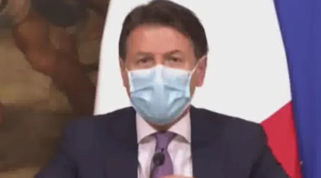 Giuseppe Conte prepara il bis: "Coronavirus, possibile lockdown a dicembre se le misure non funzionano”