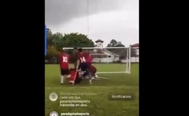 Argentina, la rissa tra calciatori amputati: finisce a colpi di stampelle