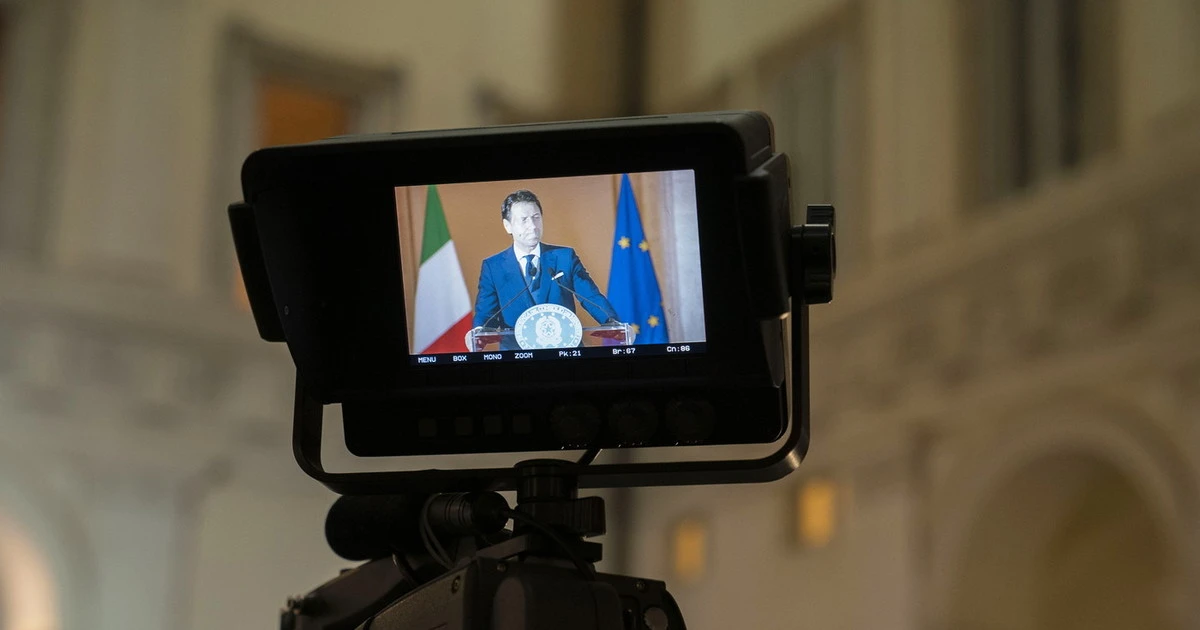 Giuseppe Conte, il retroscena di Bisignani: "Millanta l'appoggio di Mattarella e Bergoglio, ma...". Fine vicina