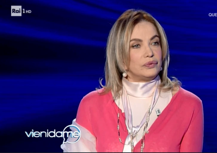 Vieni da me, Simona Izzo e la gelosia per il marito, l'aneddoto che ha sconvolto la Balivo
