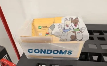 Milano-Cortina, bollori al villaggio olimpico: il caso dei preservativi