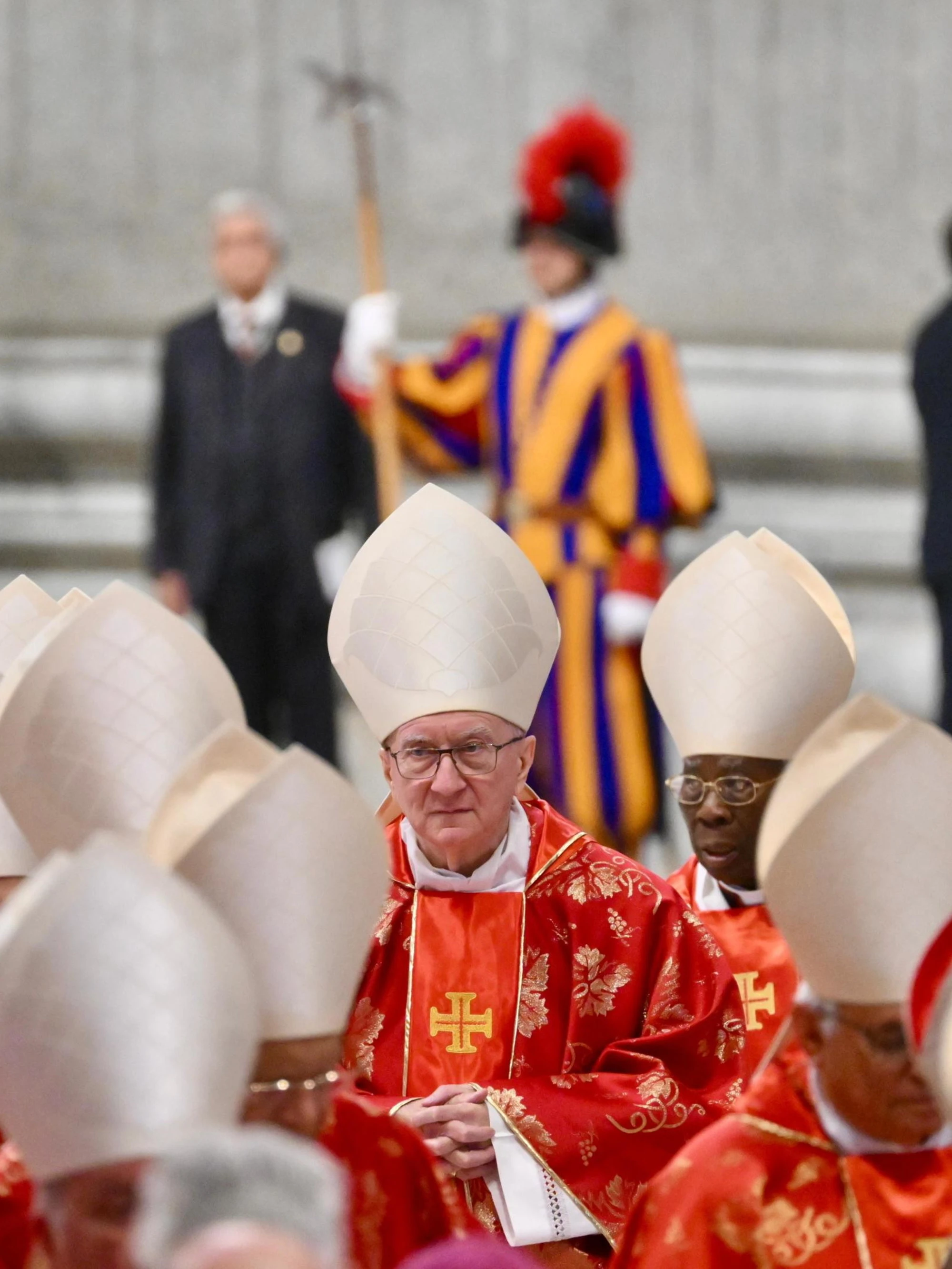 Pietro Parolin gela Schlein e Landini: "Non vado a votare"