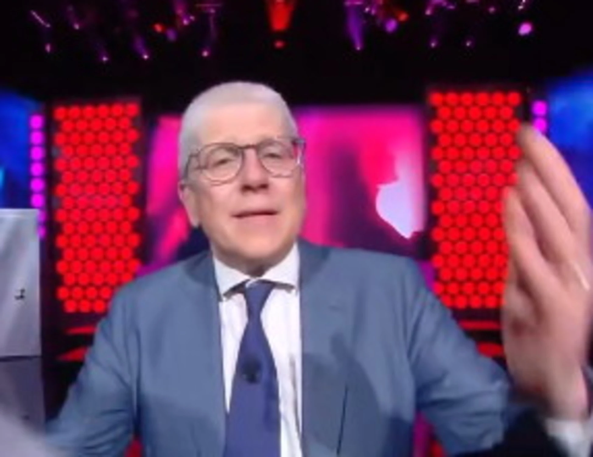 Milano a luci rosse, Giordano sbrocca: "Tutto questo porc***e"