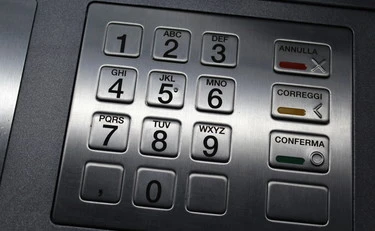 Bancomat, attenzione: i nuovi controlli, la cifra da prelevare