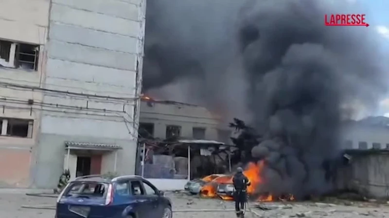 Ruski napad na Harkov povzročil požare in uničenje