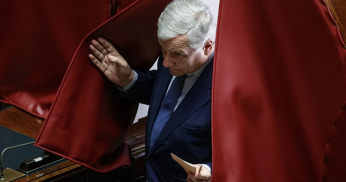 Antonio Tajani, Sallusti: chi deve sciacquarsi la bocca