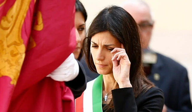 Luigi Di Maio scarica Virginia Raggi, troppi guai a Roma: la frase con cui la umilia