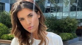 Elisabetta Canalis da restarci secchi: prima così, poi topless selvaggio. La foto da urlo