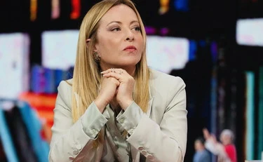 Giorgia Meloni? Spread, Borsa e lavoro: l'orgoglio del premier, sinistra in tilt